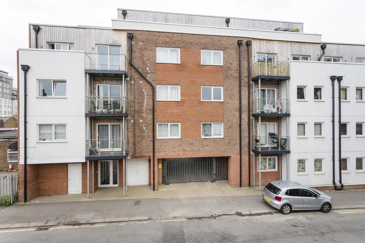 1 Bed Apt Sleeps 4 Luton  Exteriér fotografie